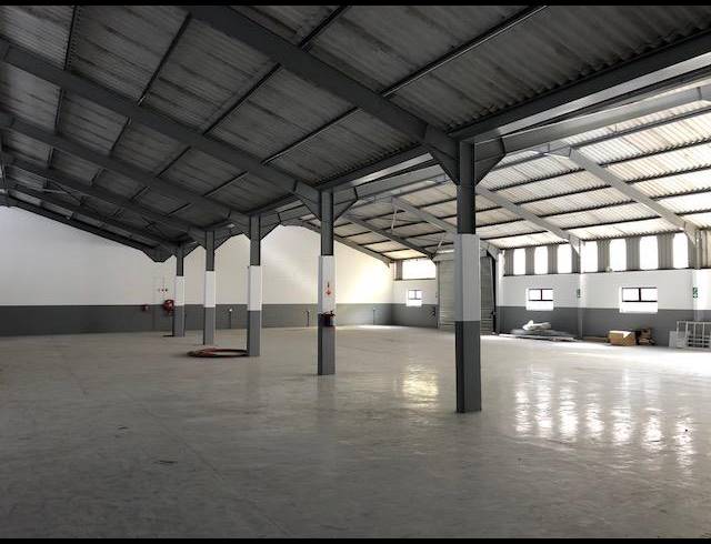 1,225M² FACTORY TO LET IN EPPING INDUSTRIAL